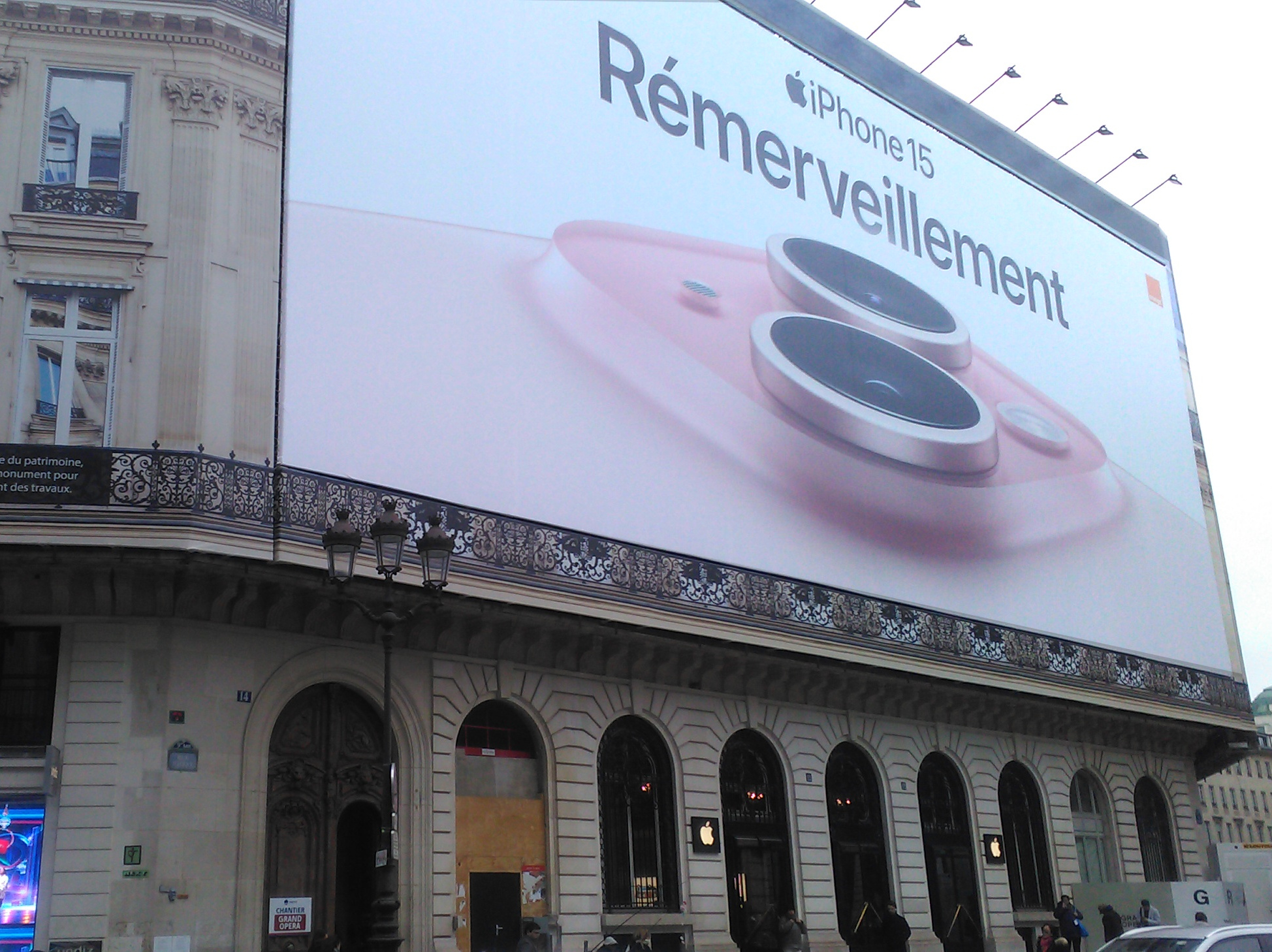 En finir avec les bâches publicitaires XXL !